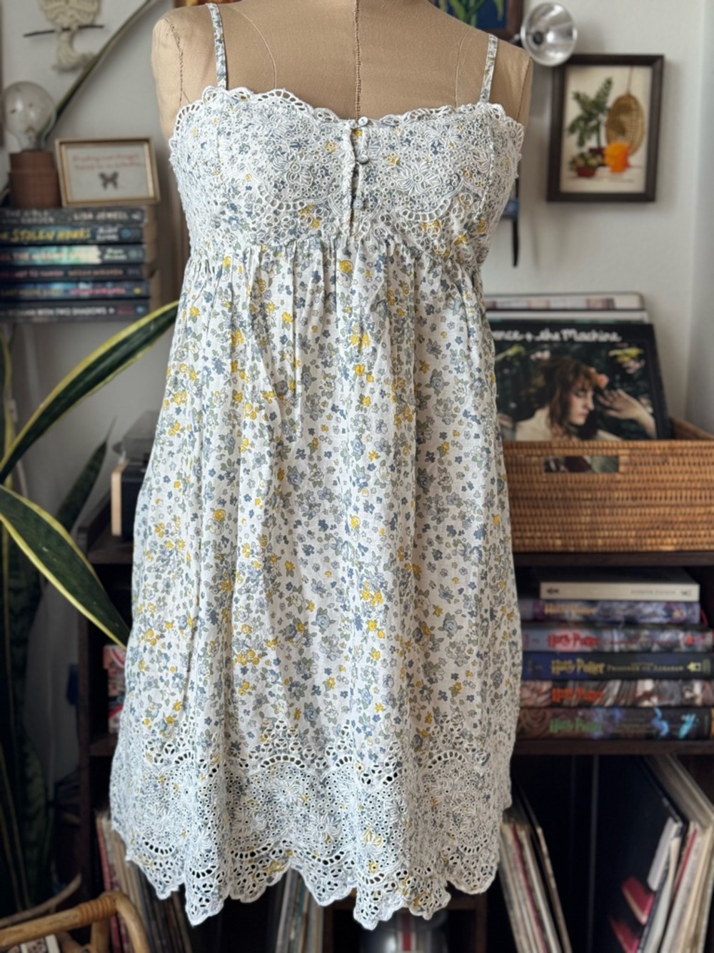 Joie Floral Mini Sundress Babydoll This Strap Eyelet Lace Large Cream Blue